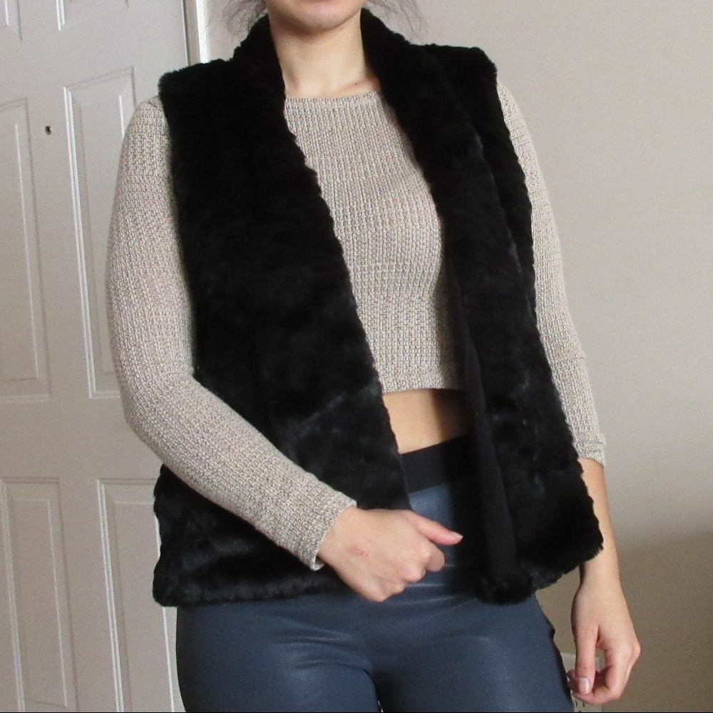 Geometric knit back faux fur vest
